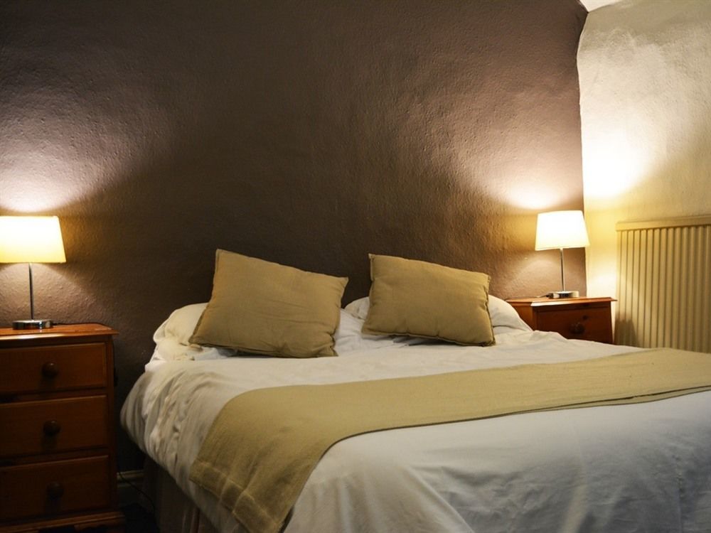 Swan & Talbot Inn Уэтерби Экстерьер фото