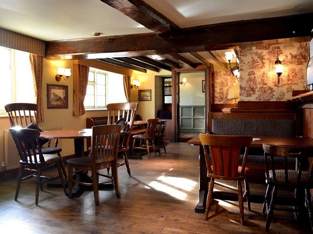 Swan & Talbot Inn Уэтерби Экстерьер фото