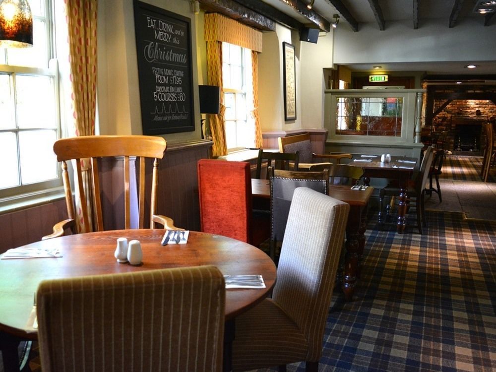 Swan & Talbot Inn Уэтерби Экстерьер фото